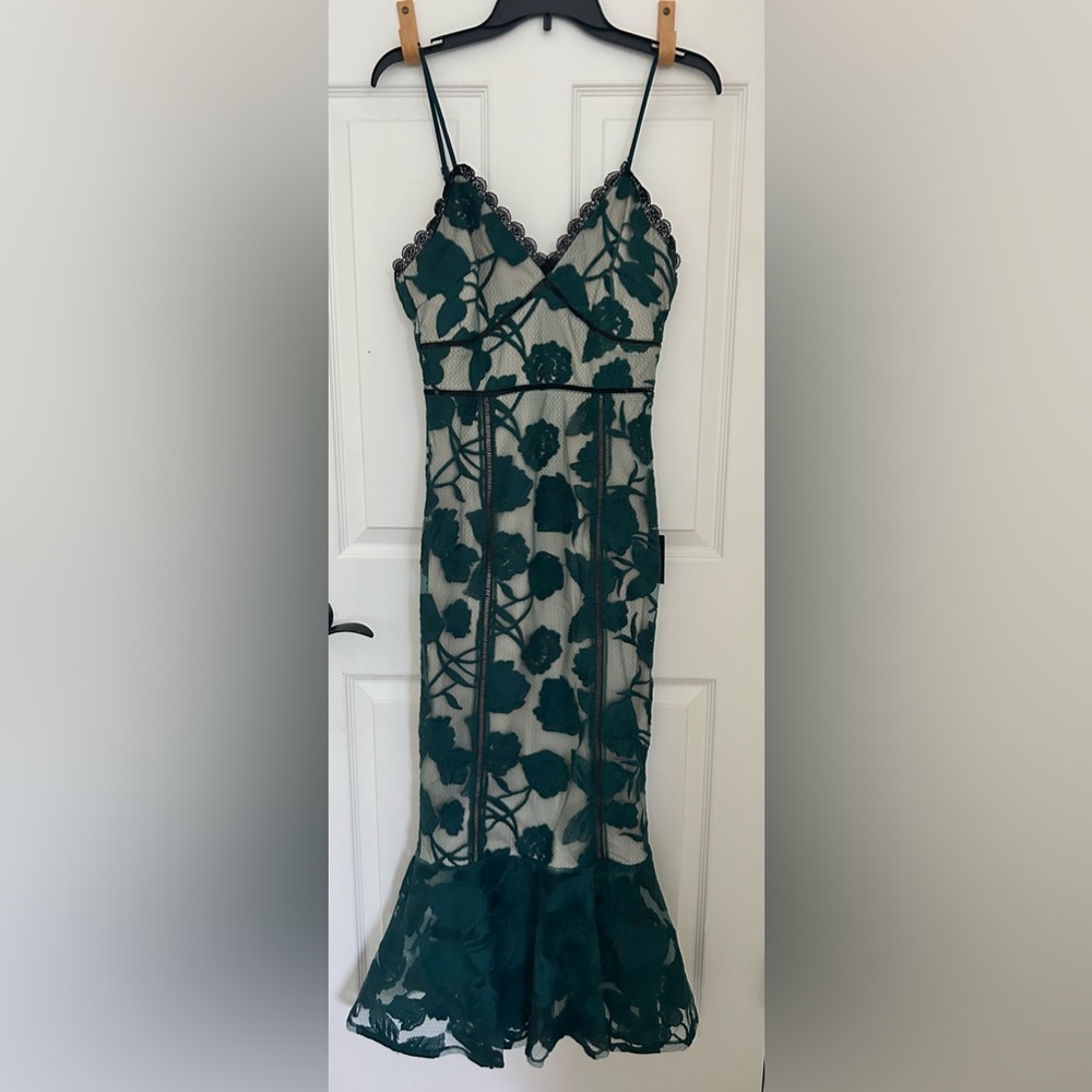 Lulu‘s, alluring, dream, green floral, mesh lace, trumpet midi dress (S)